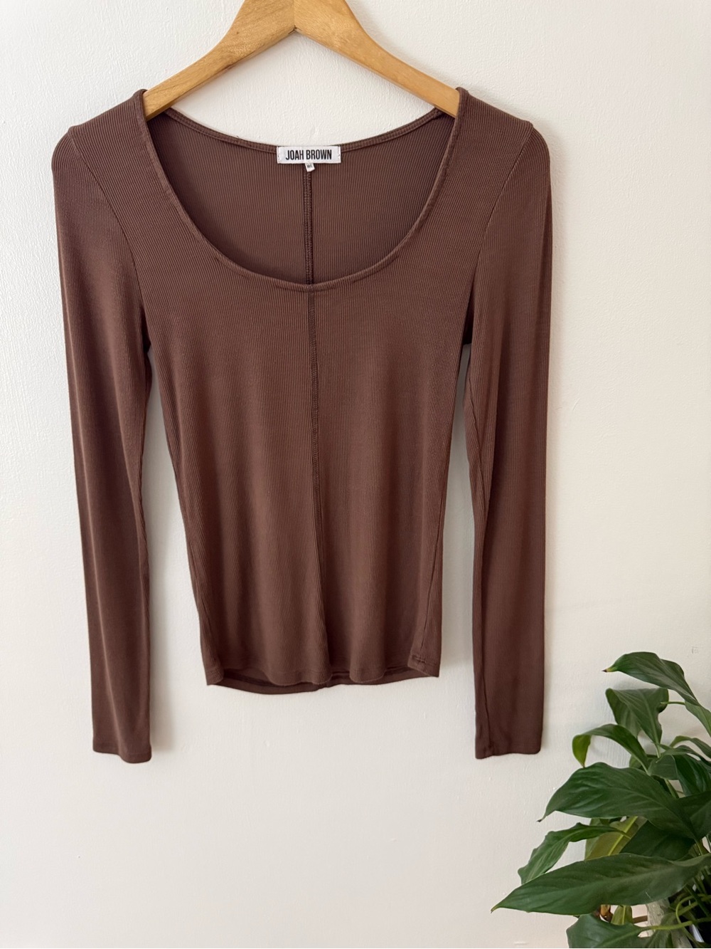 (M/L Joah Brown Women's Brown Long Sleeve Scoop Neck Top